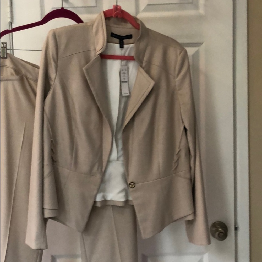 Petite WHBM NWT NEVER NEEN WORN.